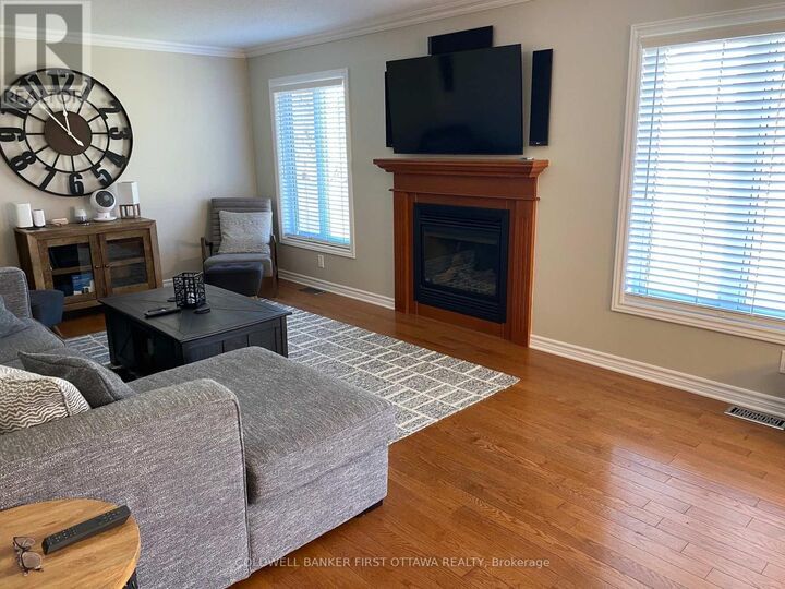 Property Photo: 33 St Alexi Walk East ON K4A 0H2