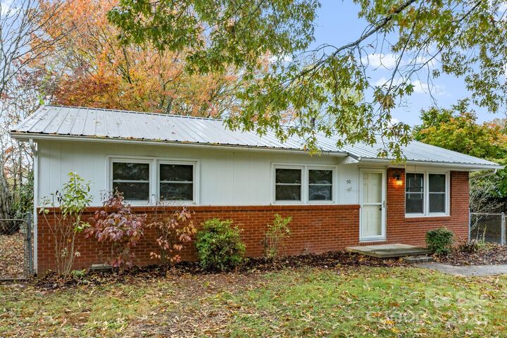 Property Photo:  50 Tipperary Street  NC 28806 