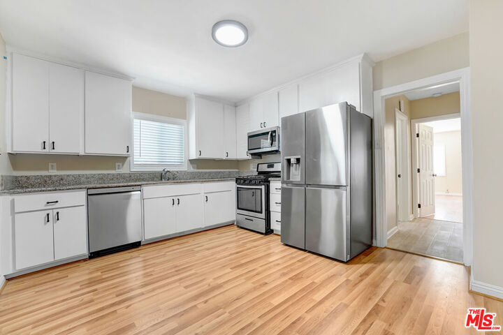 Property Photo:  5420 Lemon Grove Ave  CA 90038 