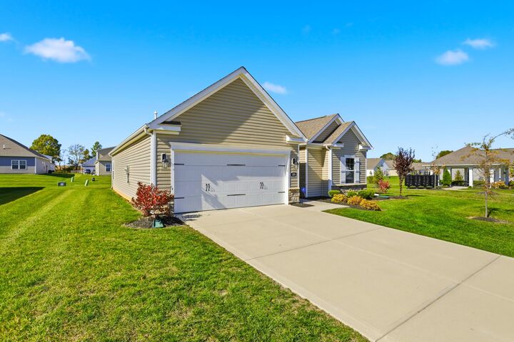 Property Photo: 279 Mannaseh W Drive OH 43023