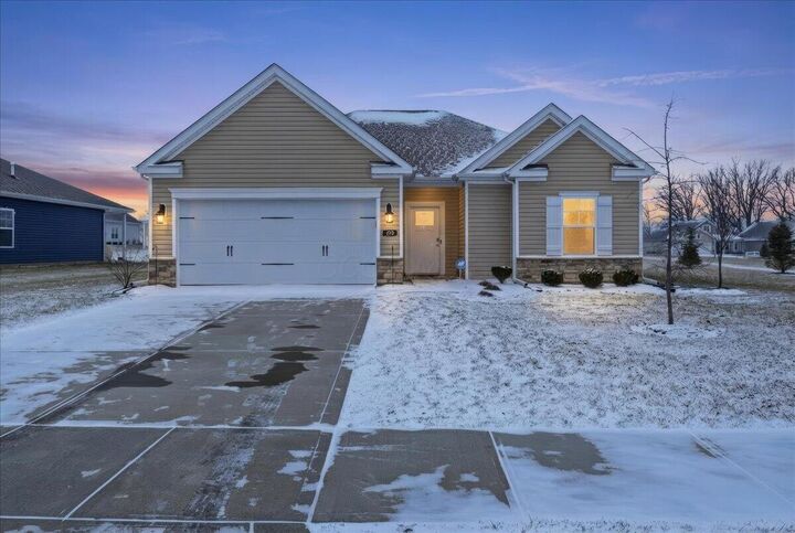 Property Photo:  279 Mannaseh W Drive  OH 43023 