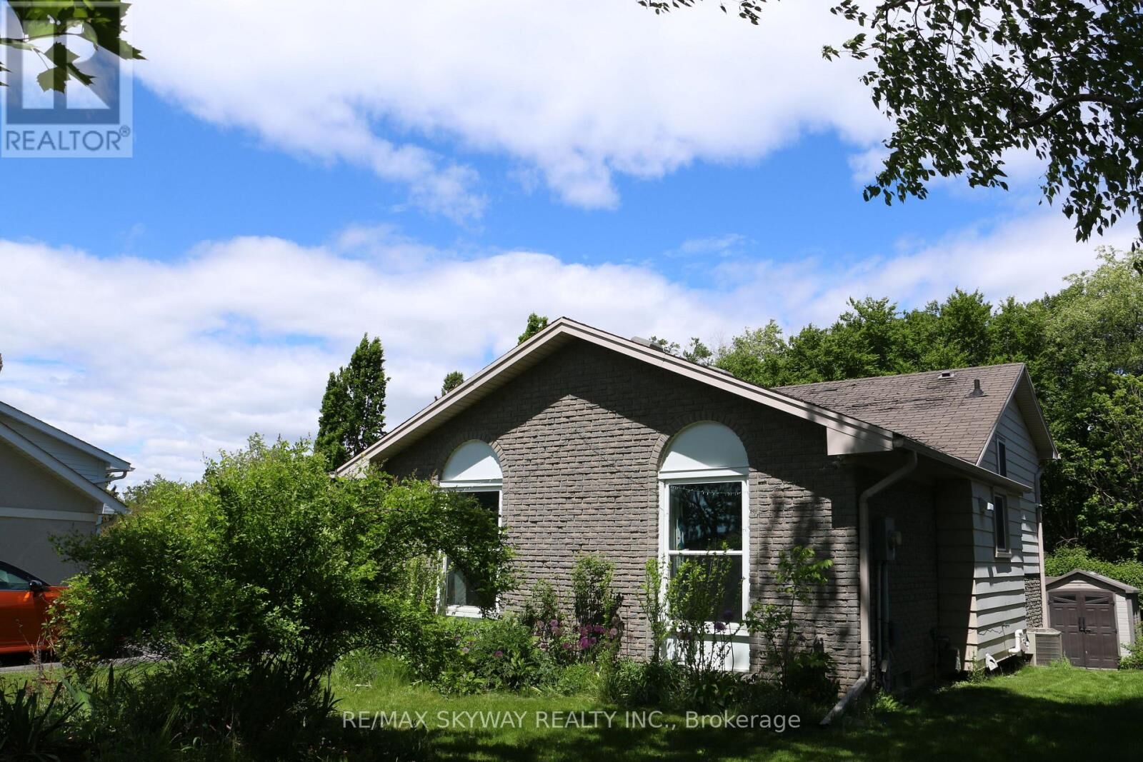 Property Photo:  18 Matthew Court  ON N2B 1W6 