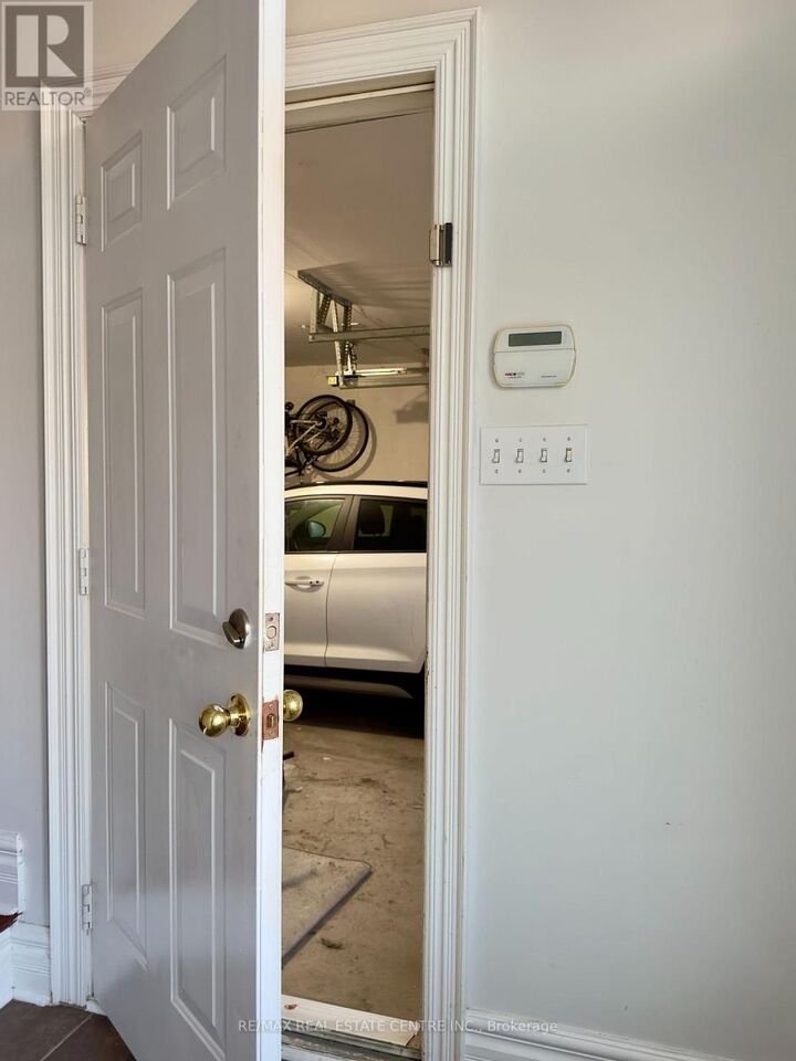 Property Photo: 5 Streamline Drive ON L6V 4S6