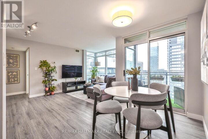Property Photo:  15 Fort York Boulevard 2503  ON M5V 3Y4 