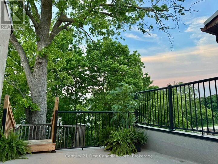 Property Photo:  181 Thames Street South A  ON N5C 2T6