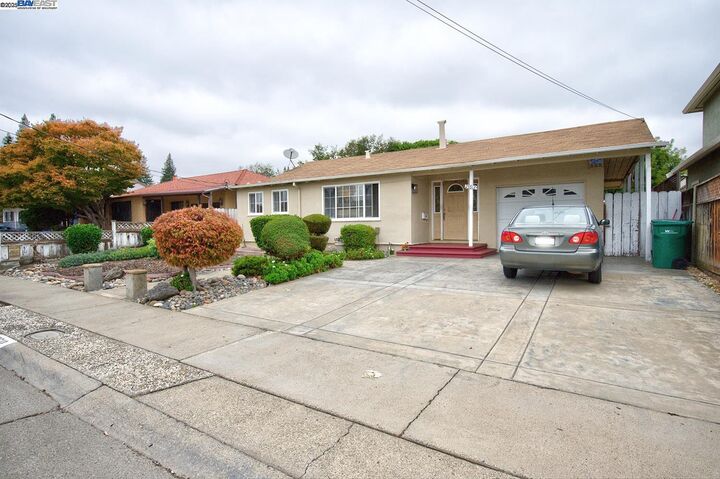 Property Photo: 25512 Tarman Ave CA 94544