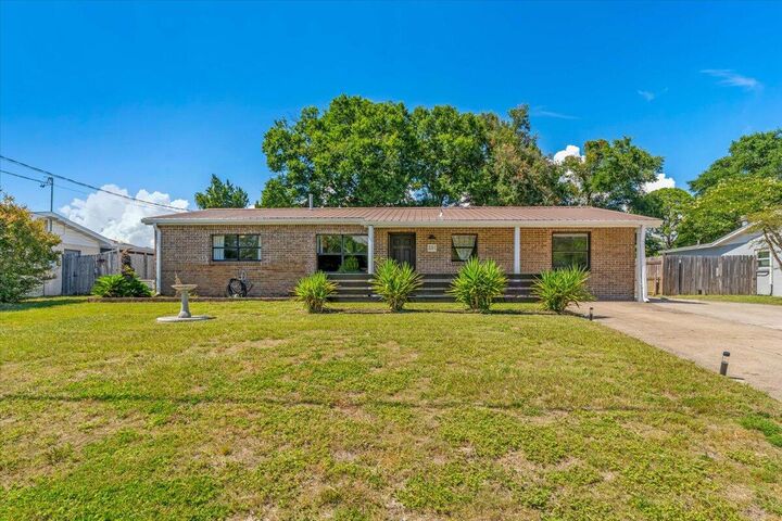 Property Photo:  331 NW Linda Lane  FL 32548