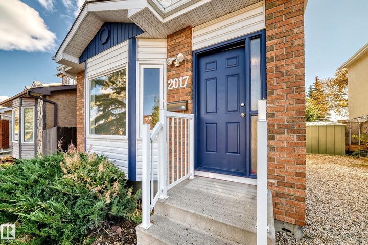 Property Photo:  2017 108 Street NW  AB T6J 5V4 