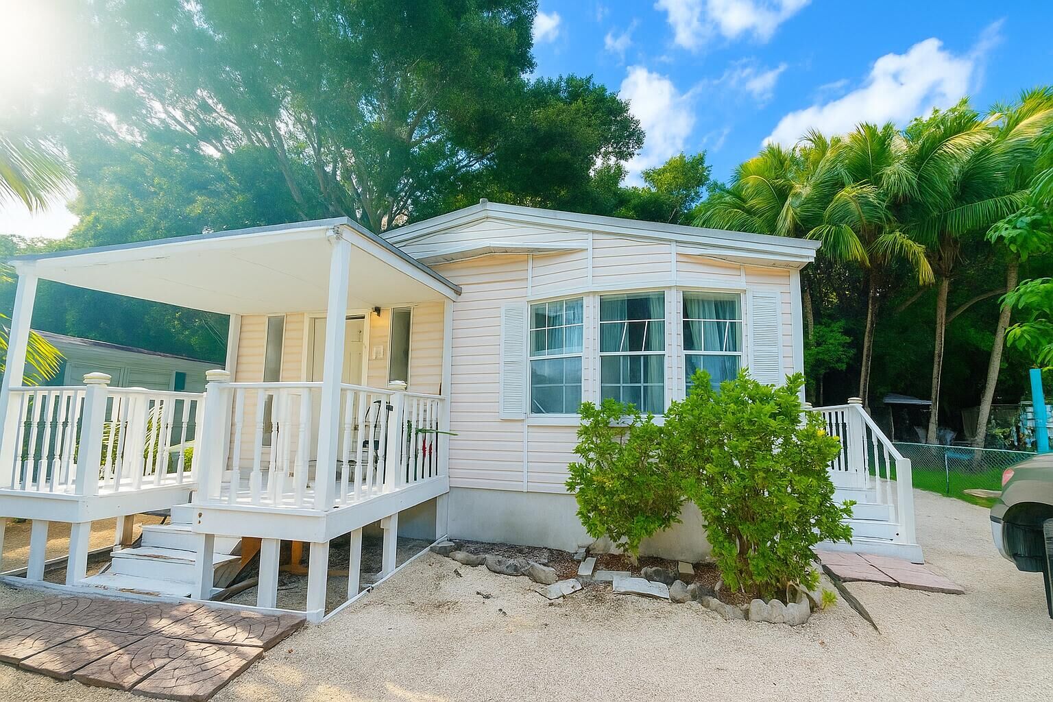 Property Photo:  10 Oakwood Avenue Avenue  FL 33037