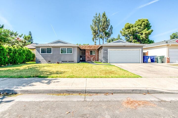 Property Photo:  1755 Fairmont Avenue  CA 93611