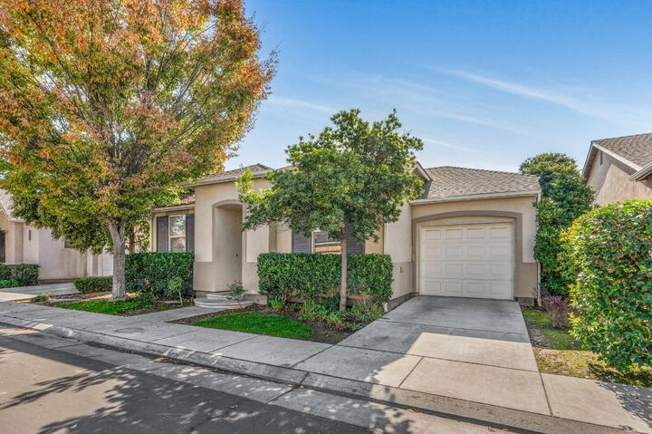 Property Photo:  3681 W Pomegranate Lane  CA 93711