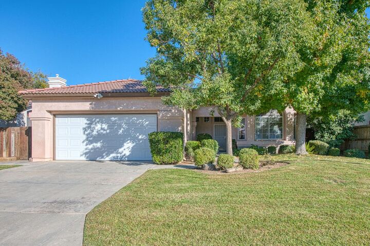 7076 N Gregory Avenue  Fresno CA 93722 photo