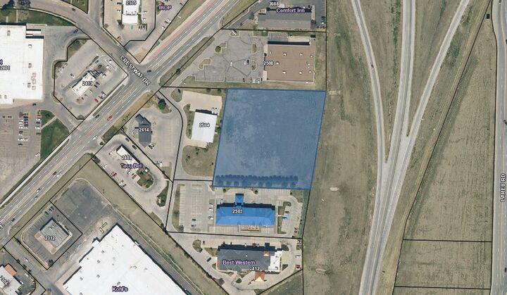 Property Photo: 2504 E Kansas Avenue KS 67846
