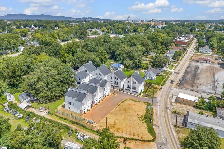 Property Photo:  212 Ackert Way  SC 29605 