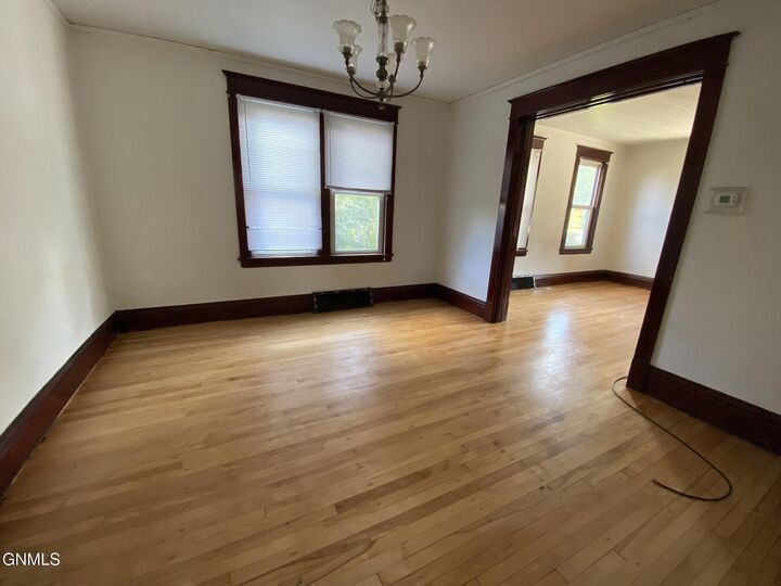 Property Photo:  304 6th Avenue NW  ND 58554