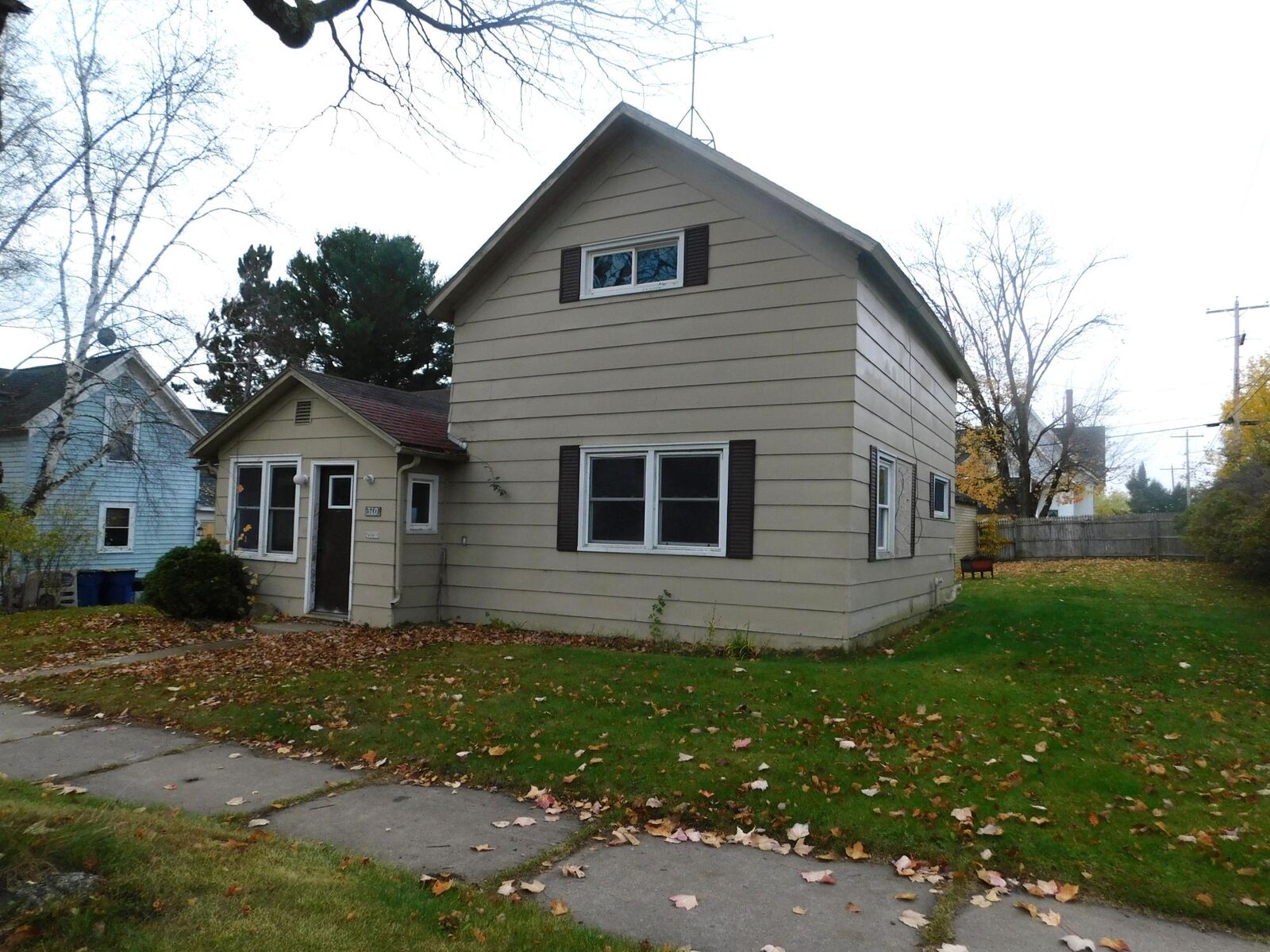 Property Photo:  310 East St  WI 54452 