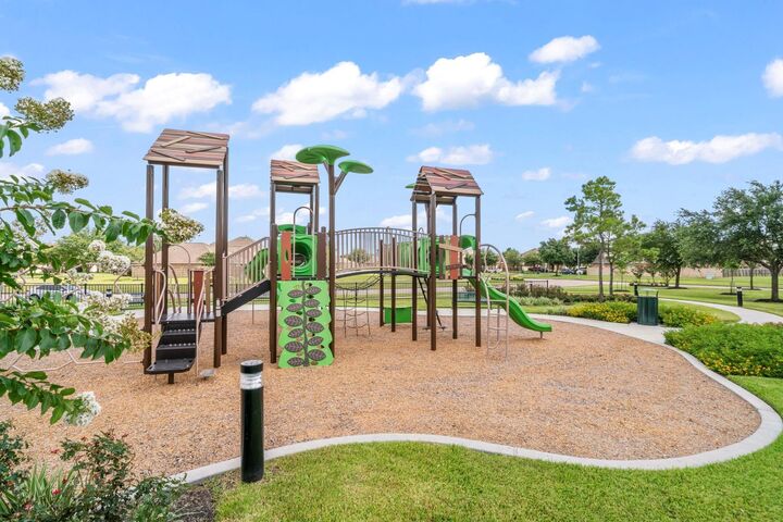 Property Photo:  9939 Clear Diamond Drive  TX 77583