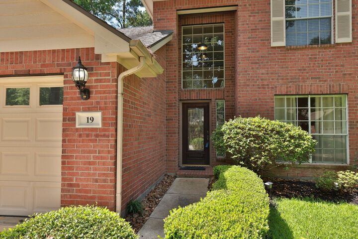 Property Photo: 19 Almond Branch Place TX 77382