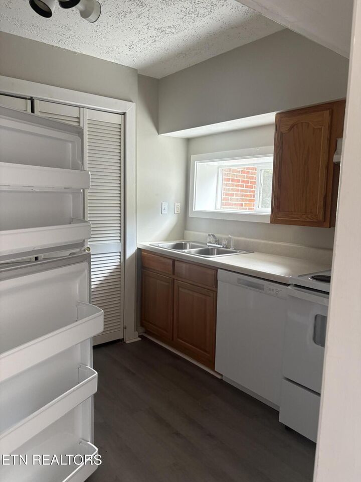 Property Photo:  926 Kingston Ave 1  TN 37854