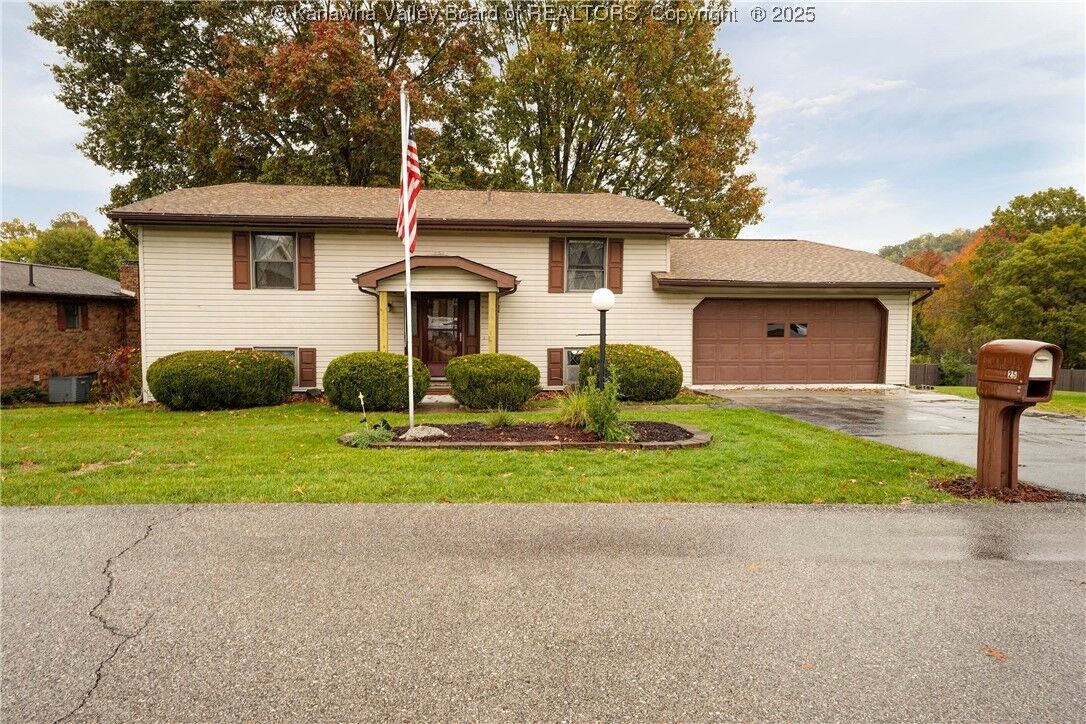 Property Photo:  25 Lynn Lane  WV 25560