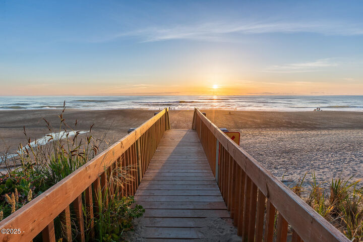 Property Photo:  4175 N Hwy 101 A-1  OR 97341 