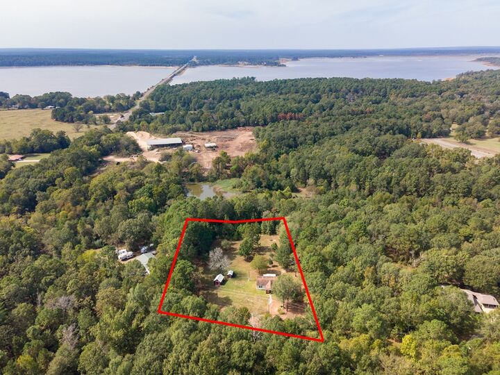 Property Photo: 1296 Cr 560 TX 75944