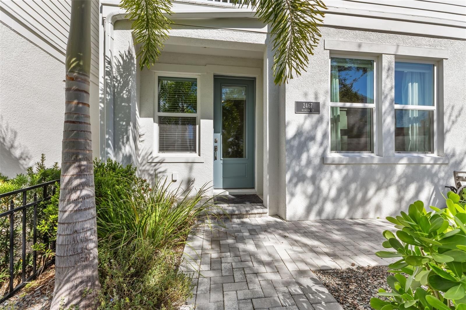Property Photo:  2467 Mangum Court  FL 34237 
