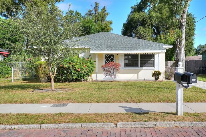 Property Photo:  609 W Park Street  FL 33803 