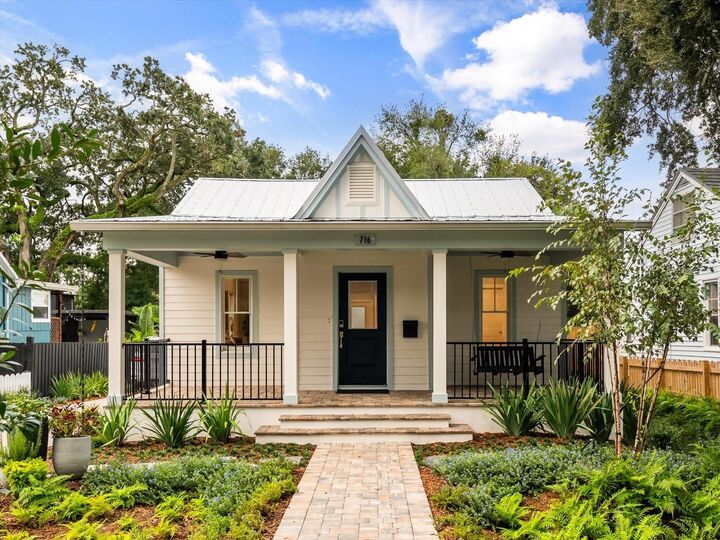 Property Photo:  716 E Pine Street  FL 32801 