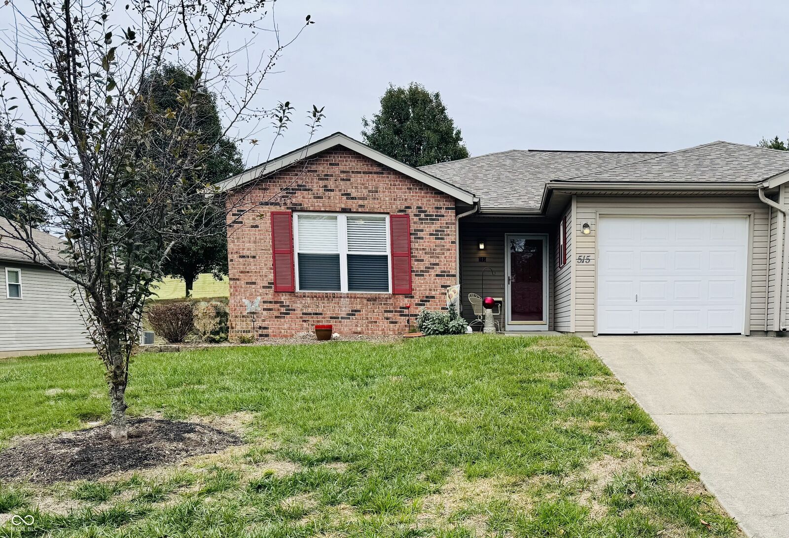 Property Photo: 515 Autumn Court IN 47220