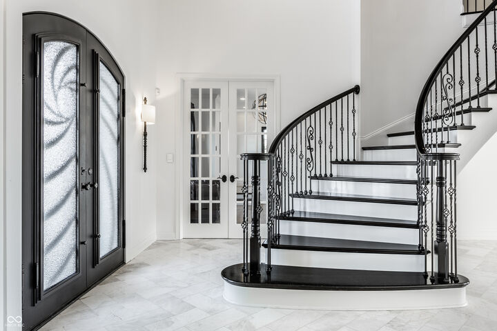 Property Photo:  949 W 136th Street  IN 46032