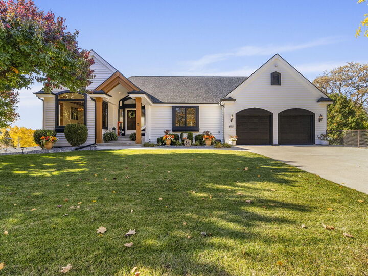 635 W Pierre Ln  Port Washington WI 53074 photo