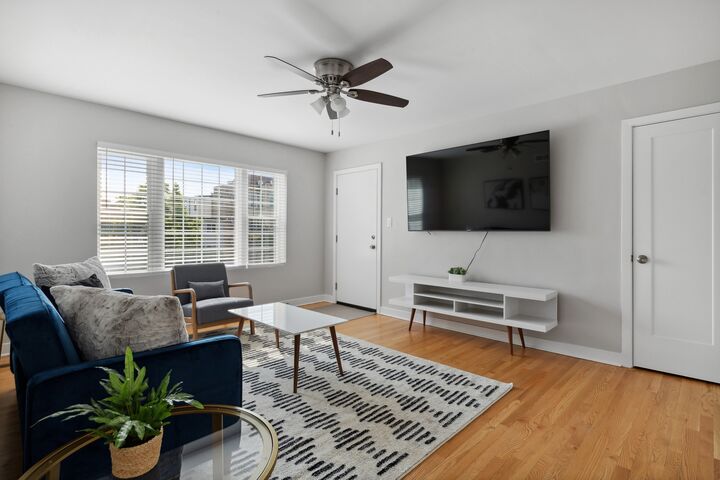 Property Photo:  136 Ridge Avenue 2  IL 60202