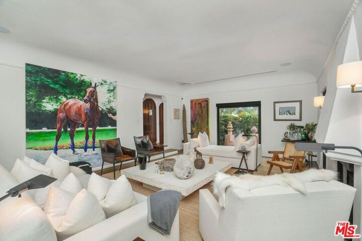 Property Photo:  7939 Hillside Avenue  CA 90046 