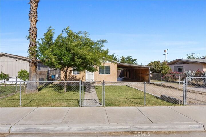 Property Photo: 221 Wood CA 93307