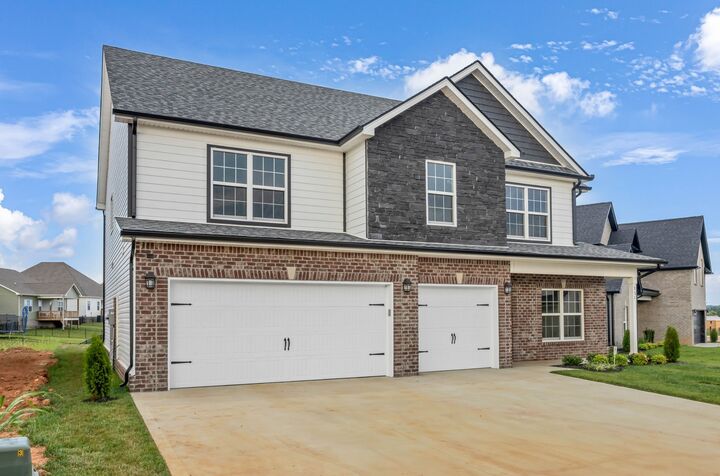 Property Photo:  371 Kingland Ln  TN 37043 