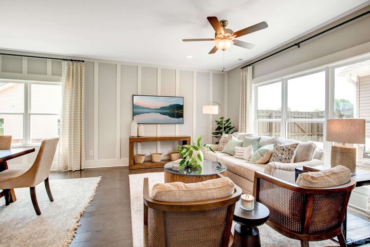 Property Photo:  3207 McClellan Way  AL 35603