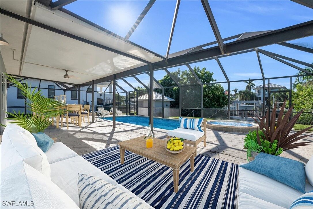 Property Photo:  1410 Curlew Avenue  FL 34102