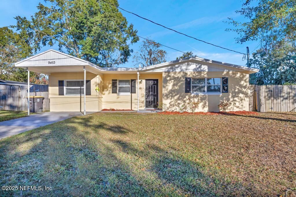 Property Photo: 9453 Flechette Avenue FL 32208