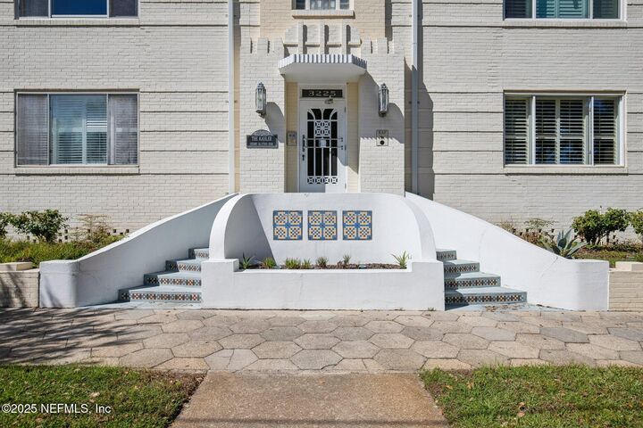 Property Photo: 3225 St Johns Avenue C FL 32205