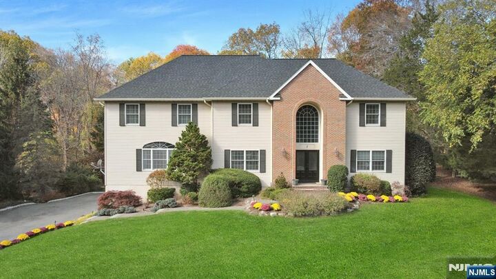 Property Photo:  7 Valley Forge Road  NJ 07436 