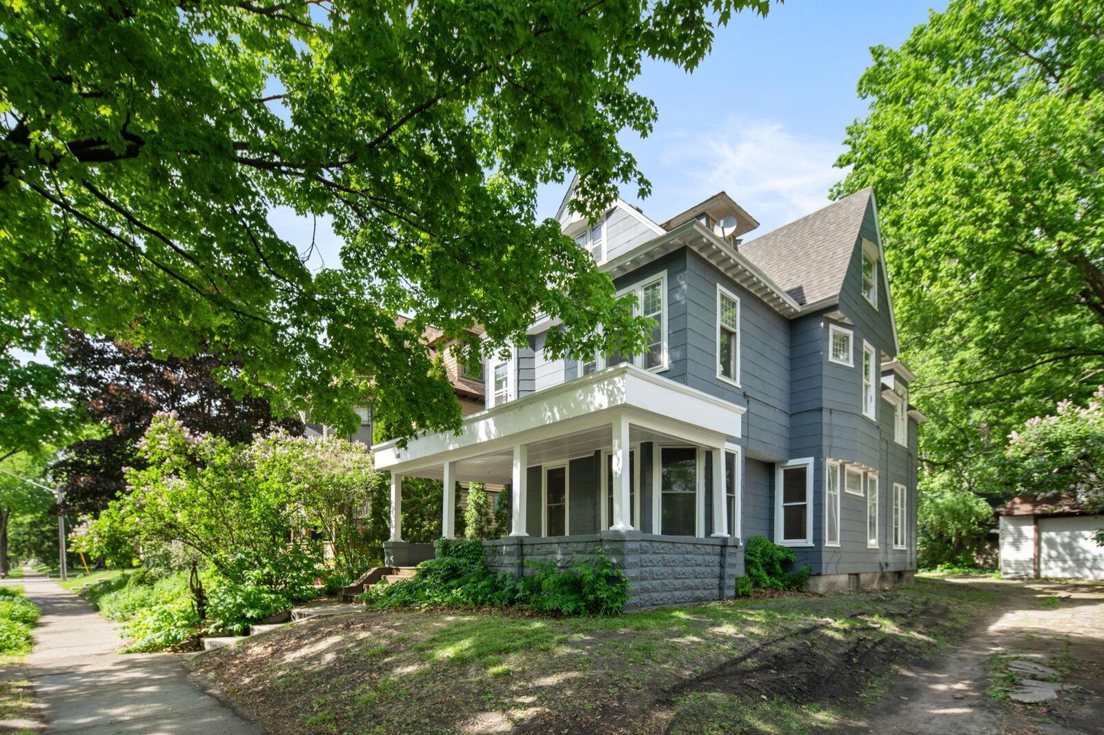 Property Photo:  709 7th Street SE  MN 55414