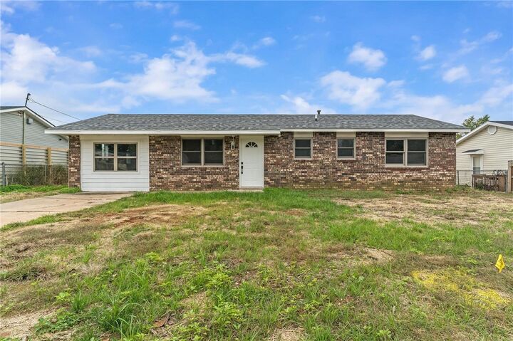 Property Photo:  1410 W Bishop Drive  AR 72756 