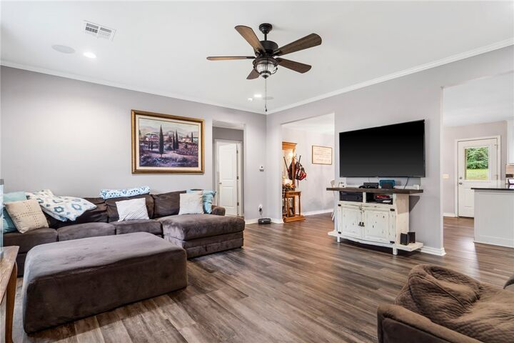 Property Photo: 1137 Peterson Avenue AR 72722