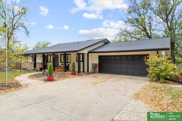 Property Photo:  444 Skyline Drive  NE 68022 