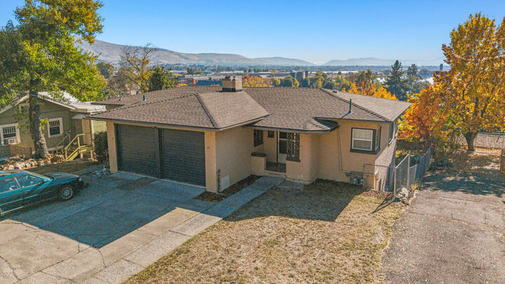 Property Photo:  72 Pine Street  OR 97601