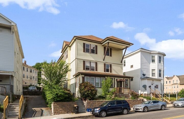 141 Cambridge St  Worcester MA 01603 photo