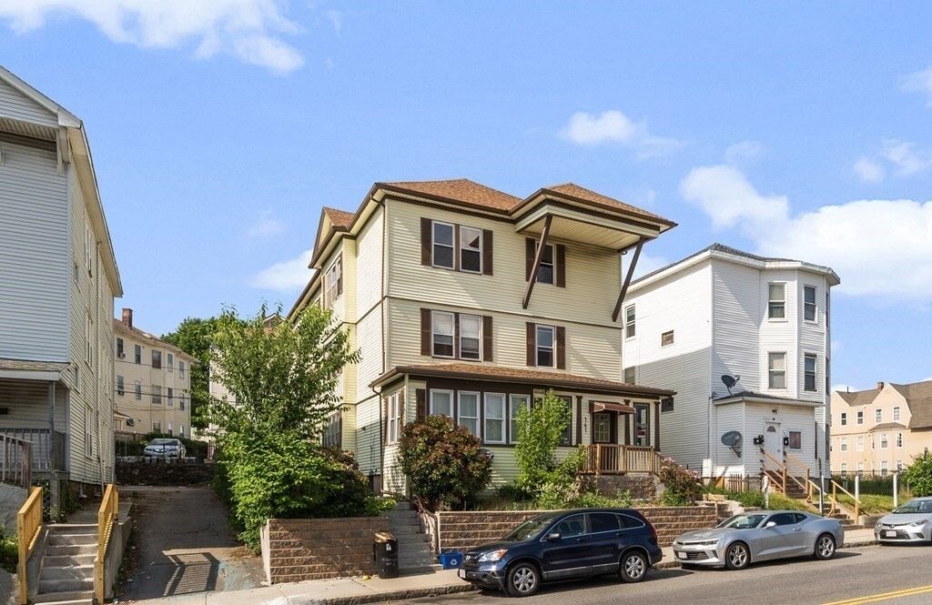 Property Photo:  141 Cambridge St  MA 01603 