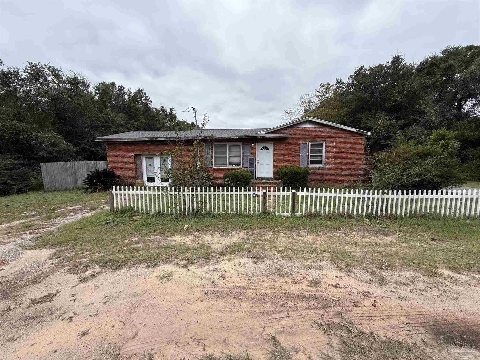 Property Photo: 4251 Garcon Point Rd FL 32583