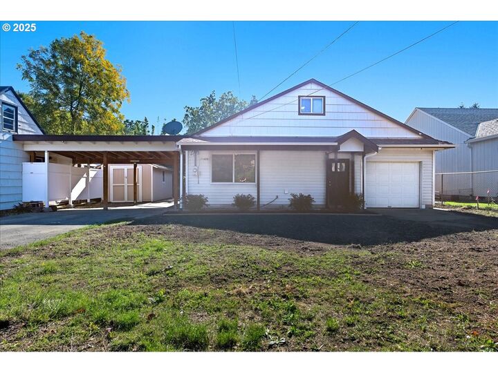 Property Photo:  11420 SE Clinton  OR 97266 